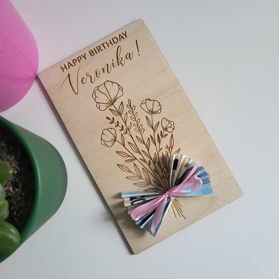 Koka kartiņa naudas dāvanai ZIEDI